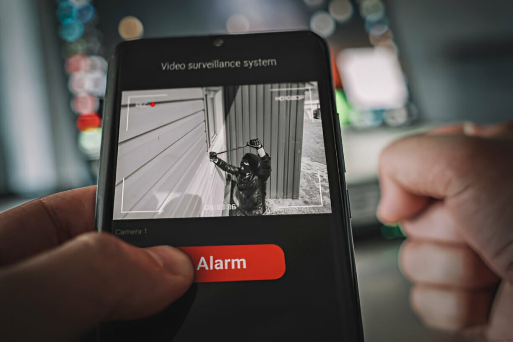 The Beginner’s Guide to Alarm Monitoring: Protect Your Home the Smart Way